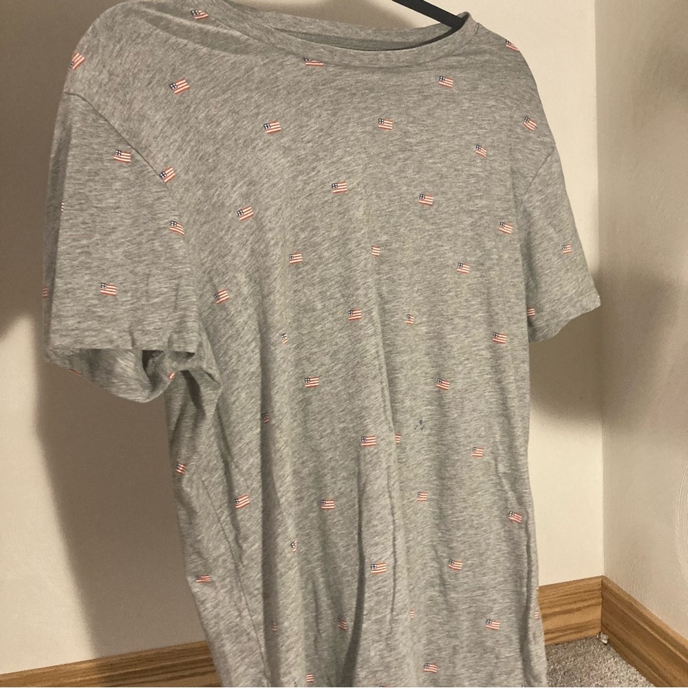 Gray Old Navy T-Shirt with USA Pattern